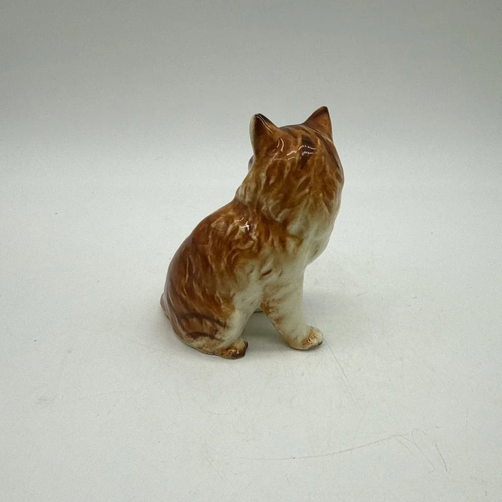 Orange Tabby Cat Ceramic Figurine Blue Eyes Glazed Sitting Porcelain Vintage 3